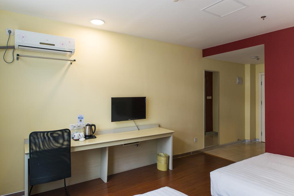 Hanting Express Shanghai Pudong Airport Экстерьер фото
