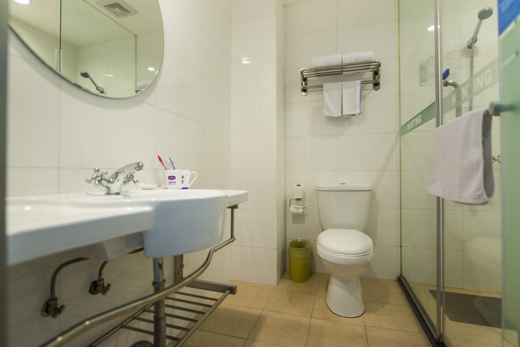 Hanting Express Shanghai Pudong Airport Экстерьер фото