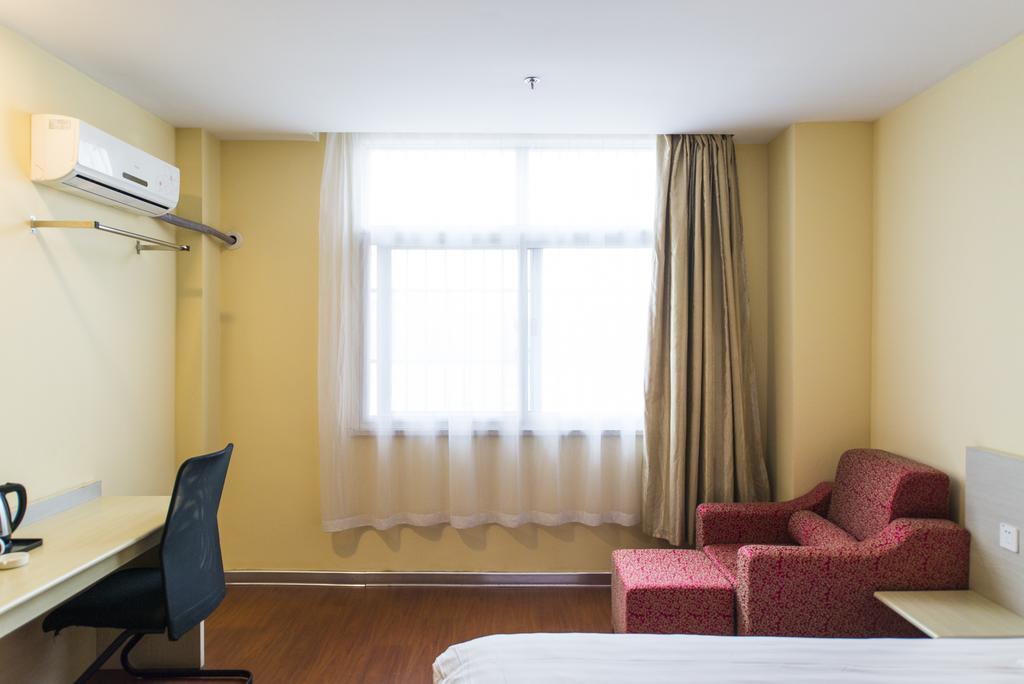Hanting Express Shanghai Pudong Airport Экстерьер фото